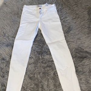 Girls white Abercrombie jeans size 13/14